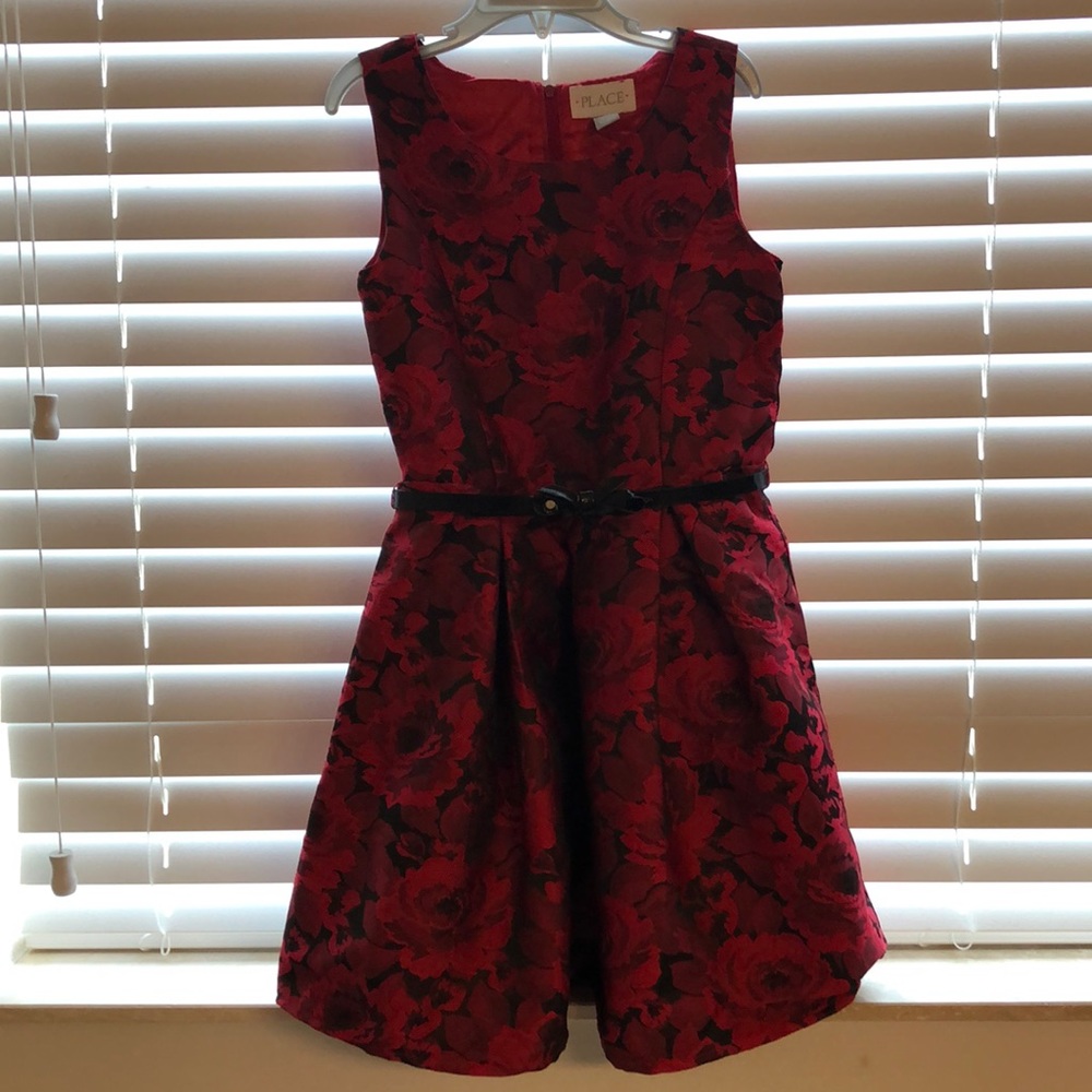 Girls 8 Dress Red/Black Sleeveless Dress.